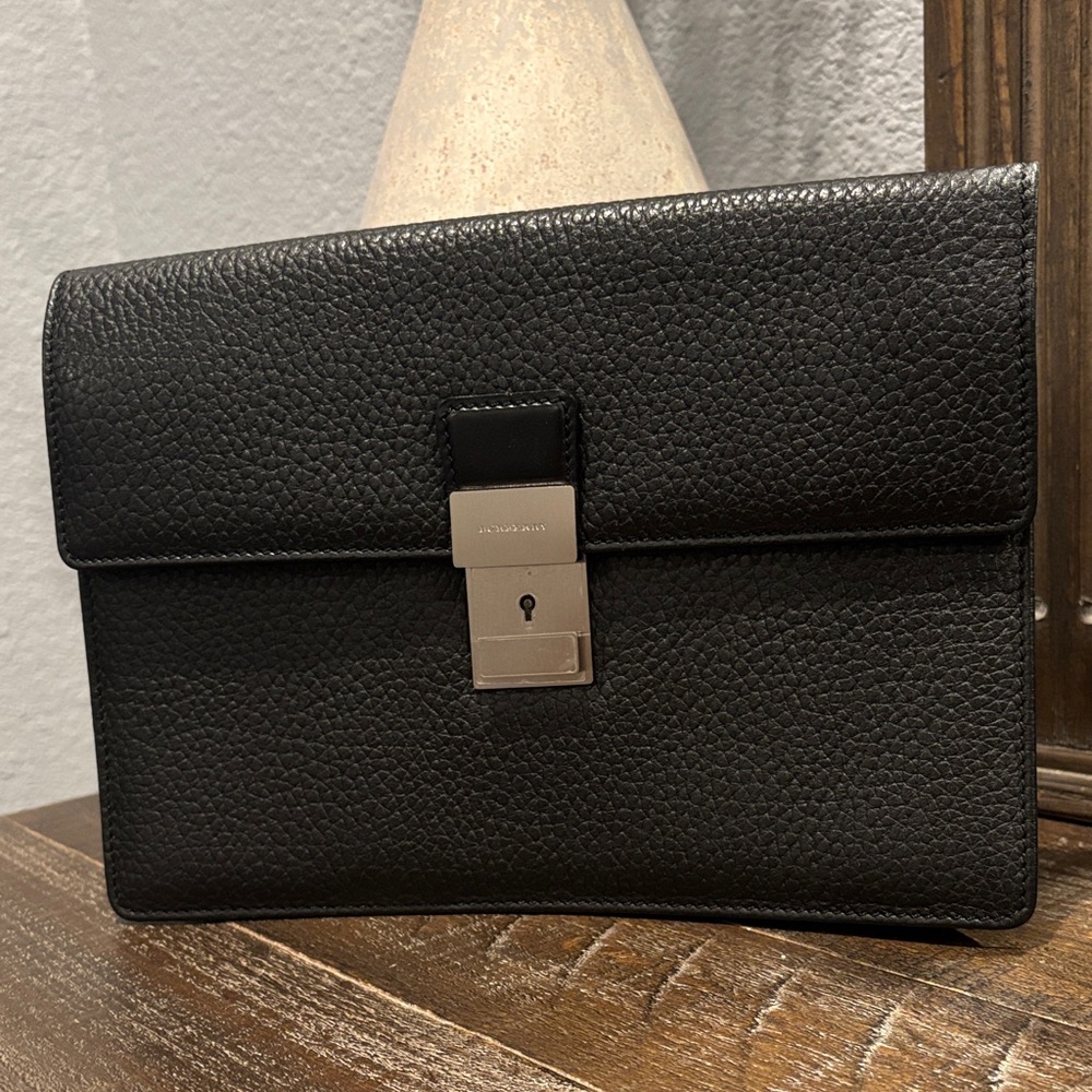 Burberry Black Leather Lockable Clutch with keys